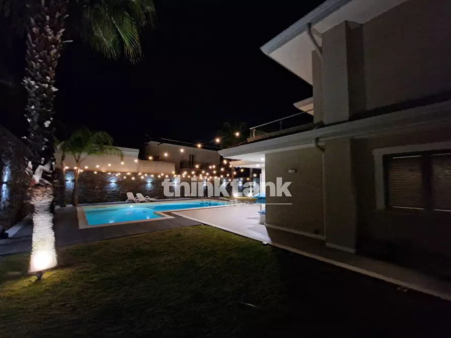 Immagine 30 di Villa in vendita  in Via Degli Iris snc a Gravina Di Catania