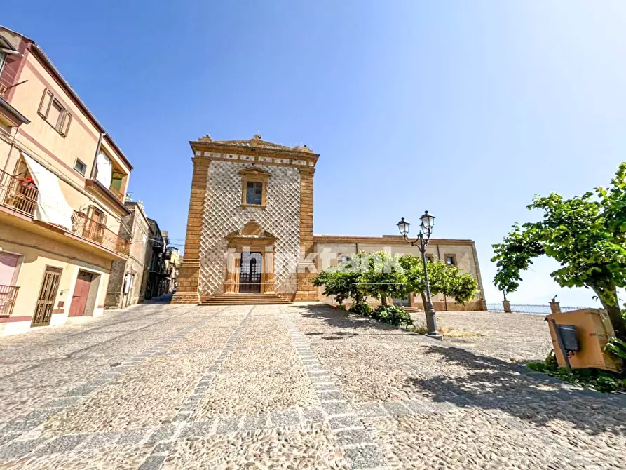 Immagine 16 di Villa in vendita  in Via Roma a Aidone