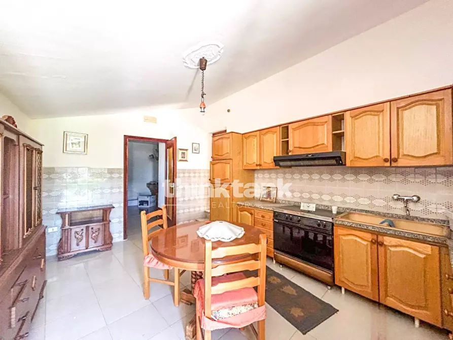 Immagine 6 di Villa in vendita  in Via Roma a Aidone