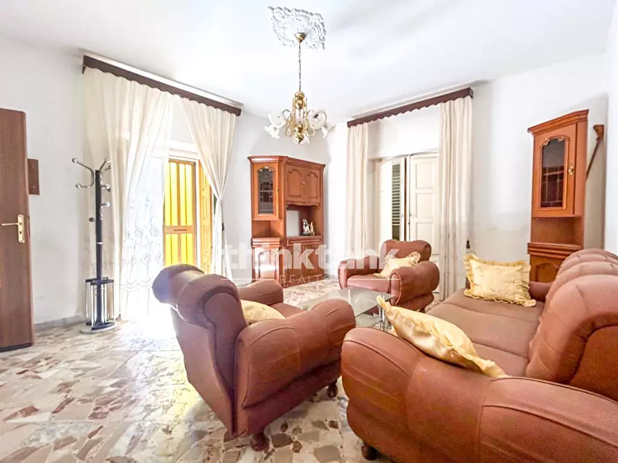 Immagine 7 di Villa in vendita  in Via Roma a Aidone