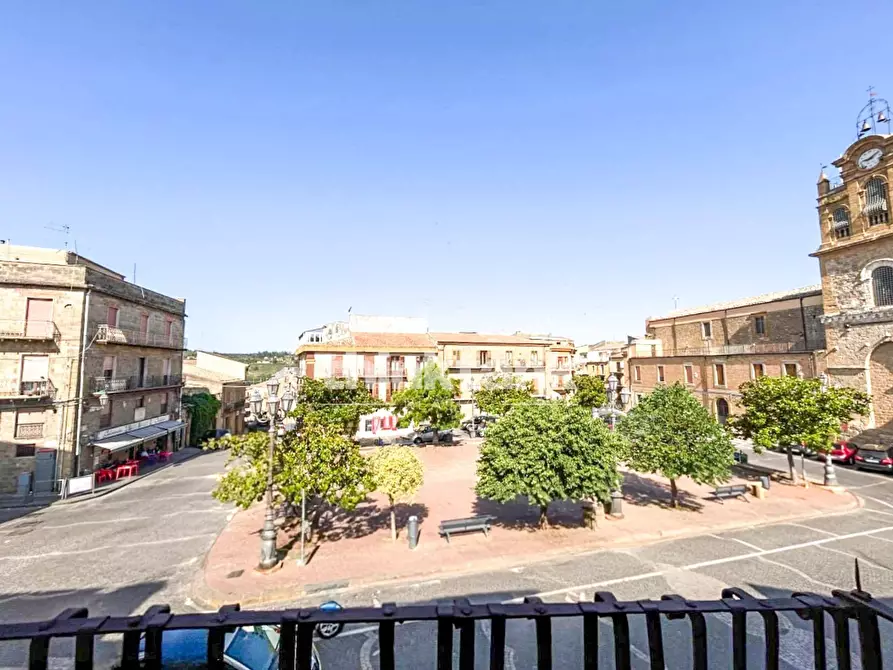 Immagine 3 di Villa in vendita  in Piazza Filippo Cordova a Aidone