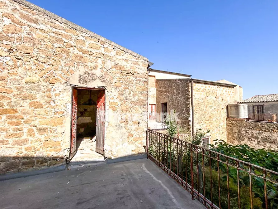 Immagine 6 di Villa in vendita  in Piazza Filippo Cordova a Aidone