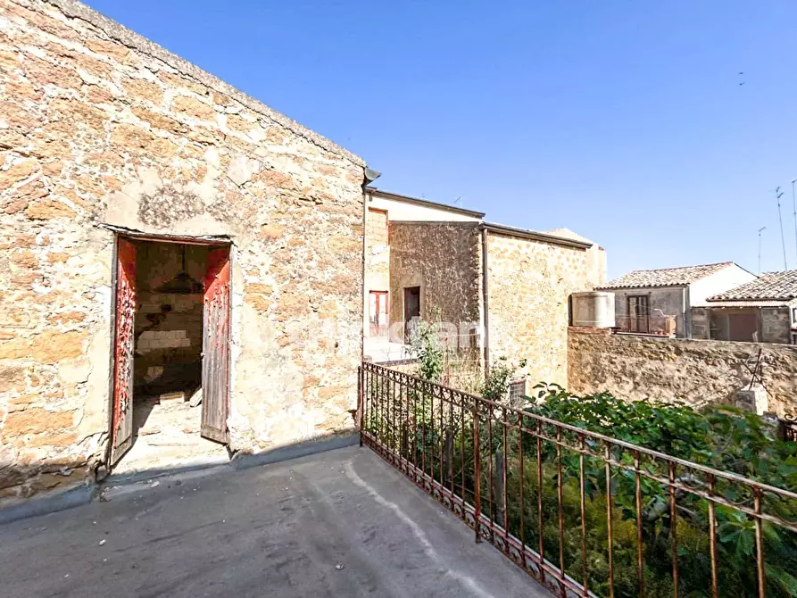 Immagine 9 di Villa in vendita  in Piazza Filippo Cordova a Aidone