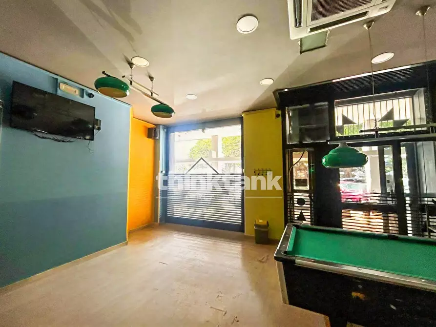 Immagine 2 di Locale commerciale in vendita  in Piazza Nettuno a Catania