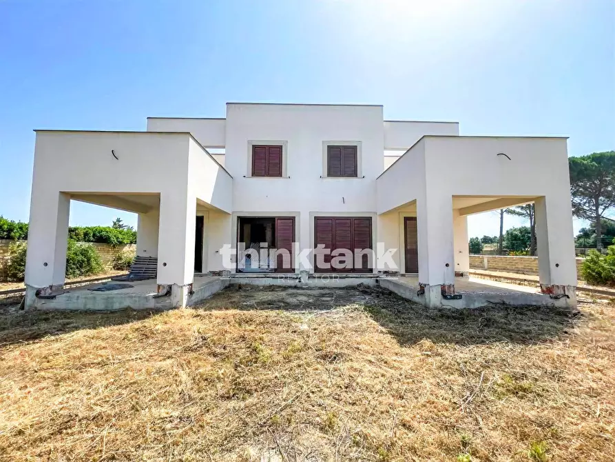 Immagine 1 di Villa in vendita  in Via del Faro Massolivieri a Siracusa
