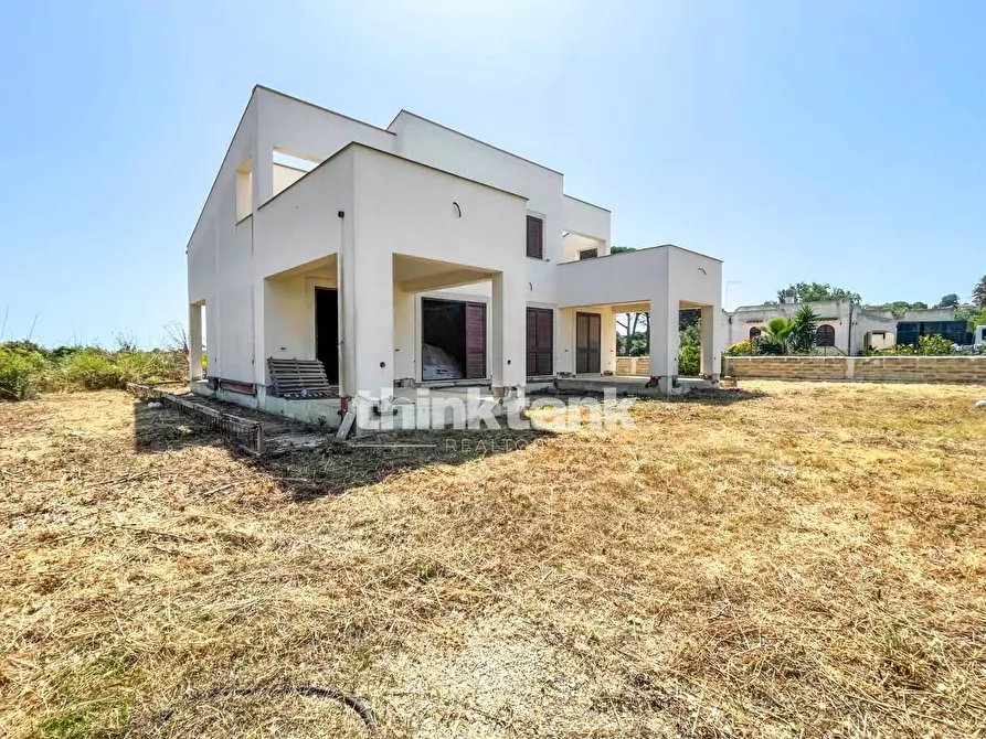 Immagine 2 di Villa in vendita  in Via del Faro Massolivieri a Siracusa