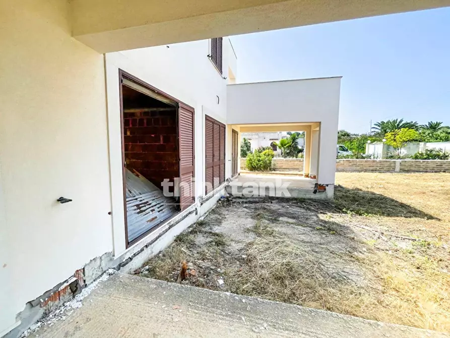 Immagine 4 di Villa in vendita  in Via del Faro Massolivieri a Siracusa