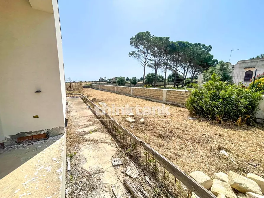 Immagine 9 di Villa in vendita  in Via del Faro Massolivieri a Siracusa