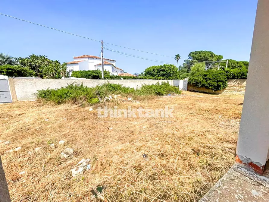 Immagine 10 di Villa in vendita  in Via del Faro Massolivieri a Siracusa