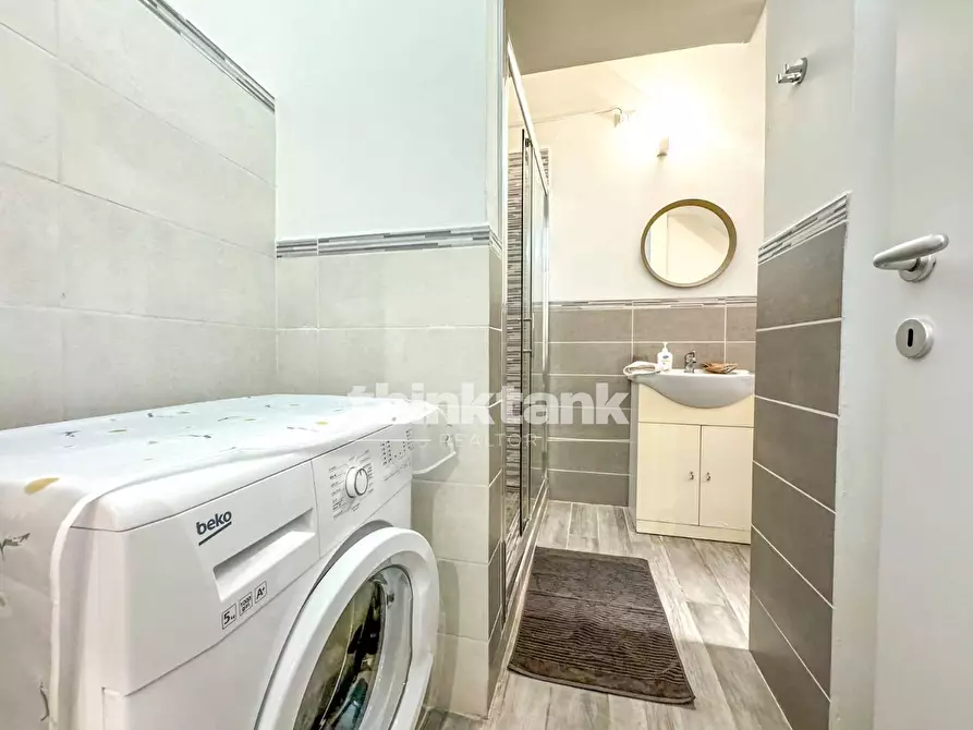 Immagine 10 di Appartamento in vendita  in via roma a Siracusa