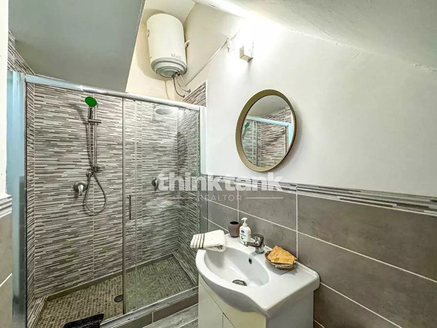 Immagine 12 di Appartamento in vendita  in via roma a Siracusa