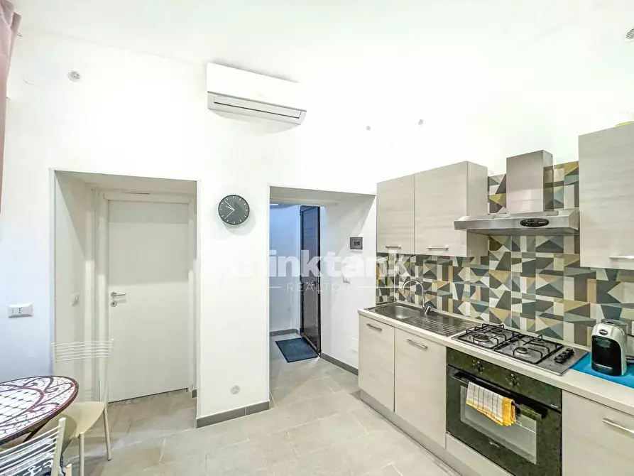 Immagine 4 di Appartamento in vendita  in via roma a Siracusa