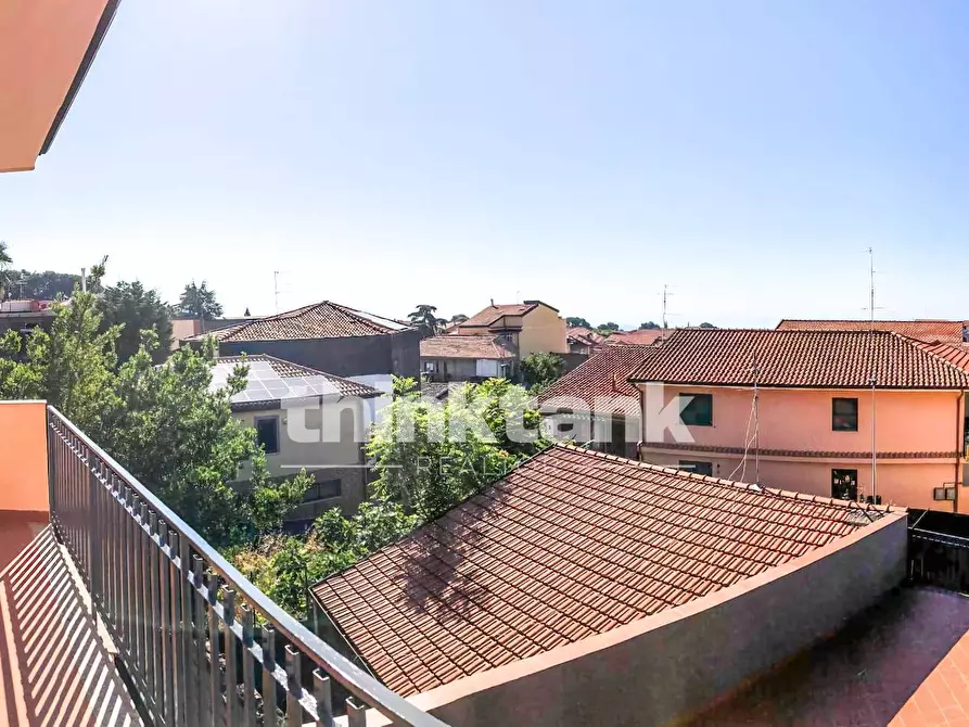 Immagine 25 di Villa in vendita  in Viale della Regione a Gravina Di Catania