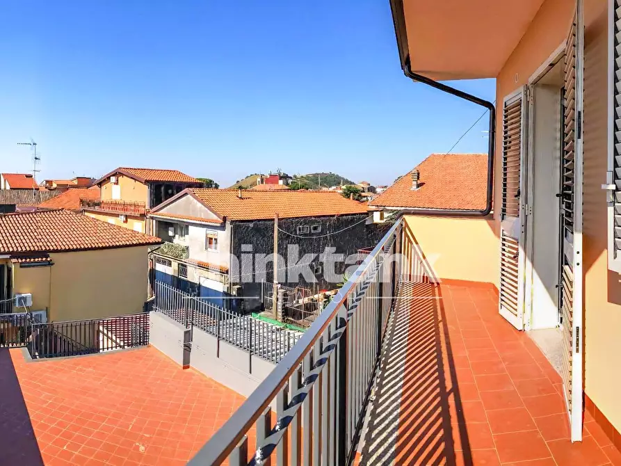 Immagine 4 di Villa in vendita  in Viale della Regione a Gravina Di Catania