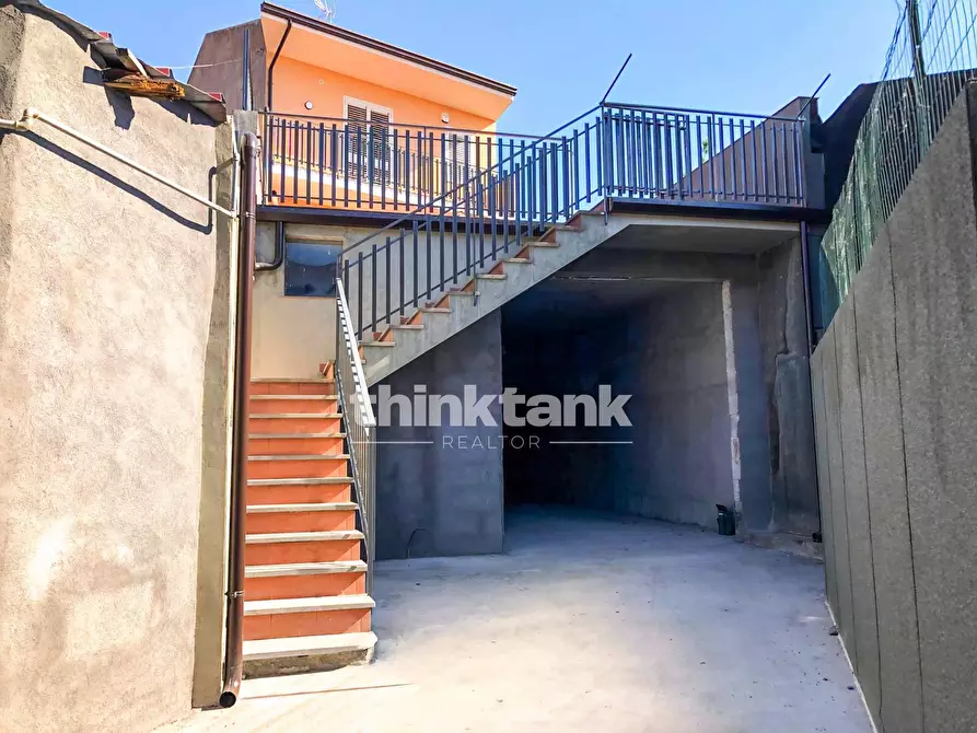 Immagine 32 di Villa in vendita  in Viale della Regione a Gravina Di Catania