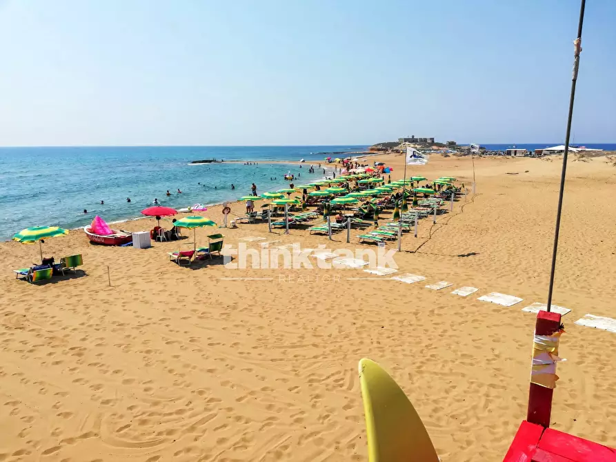 Immagine 8 di Locale commerciale in vendita  in Isola delle Correnti a Buccheri