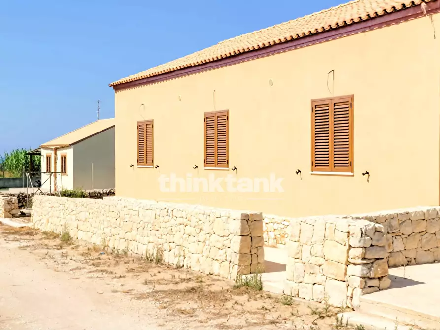 Immagine 19 di Locale commerciale in vendita  in Isola delle Correnti a Buccheri