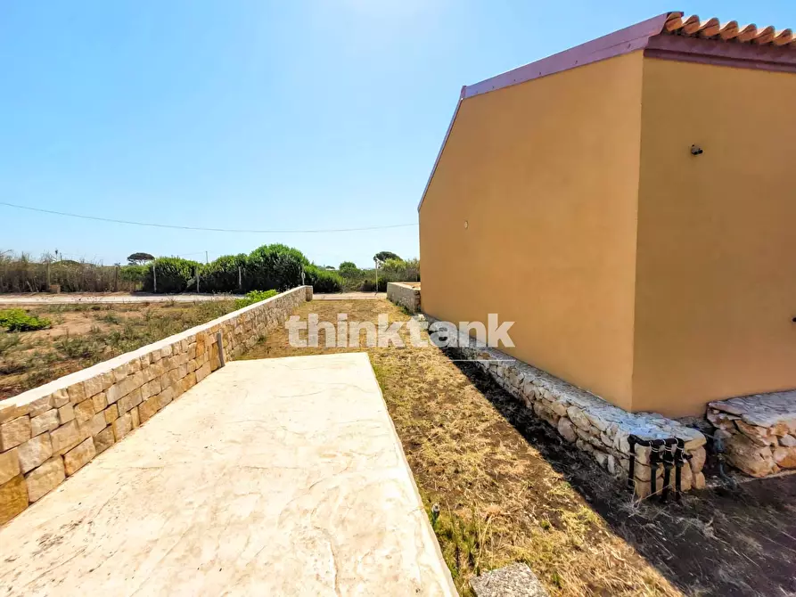 Immagine 12 di Locale commerciale in vendita  in Isola delle Correnti a Buccheri