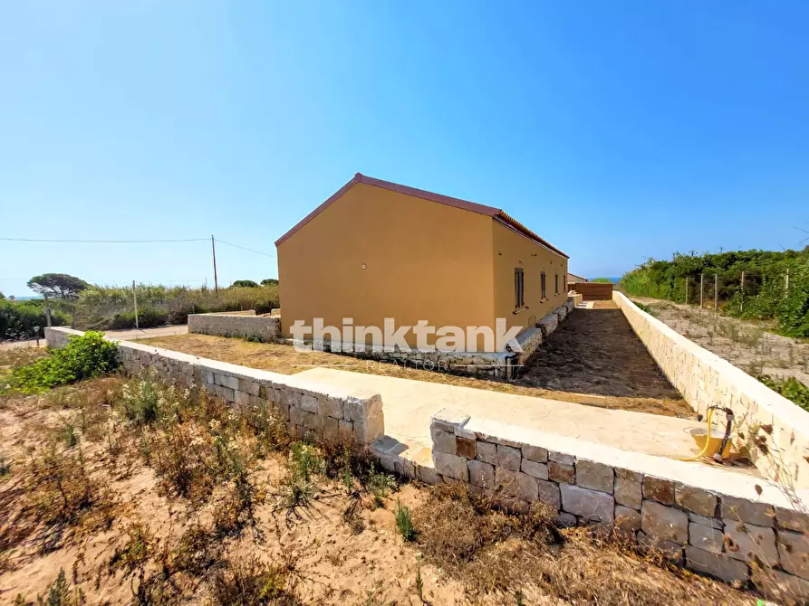 Immagine 10 di Locale commerciale in vendita  in Isola delle Correnti a Buccheri