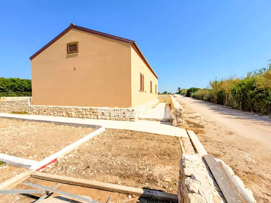 Immagine 21 di Locale commerciale in vendita  in Isola delle Correnti a Buccheri