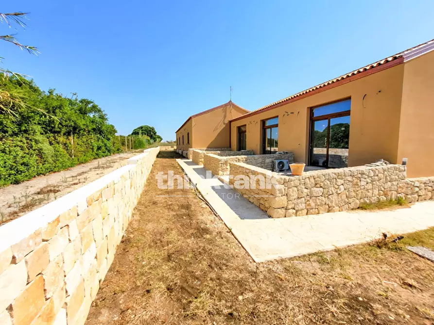 Immagine 25 di Locale commerciale in vendita  in Isola delle Correnti a Buccheri