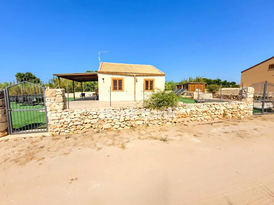 Immagine 29 di Locale commerciale in vendita  in Isola delle Correnti a Buccheri