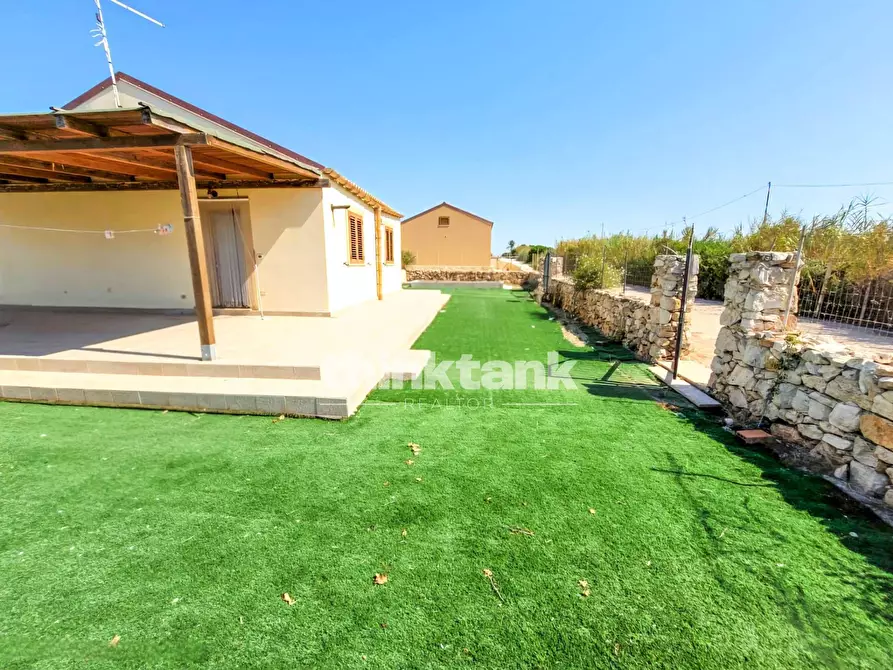 Immagine 33 di Locale commerciale in vendita  in Isola delle Correnti a Buccheri