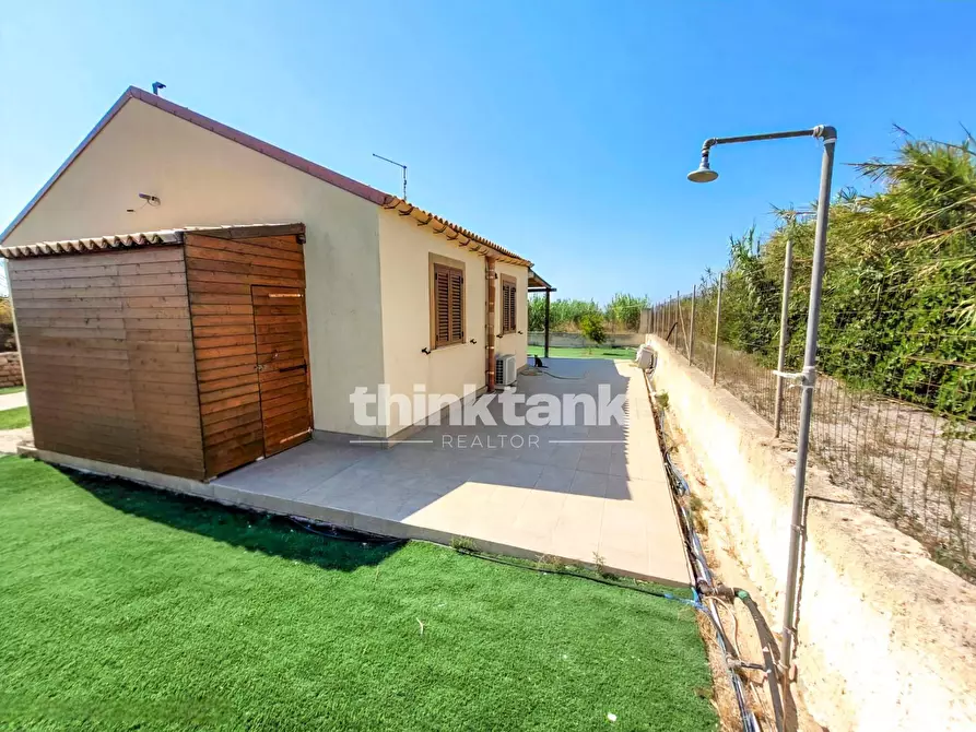 Immagine 11 di Locale commerciale in vendita  in Isola delle Correnti a Buccheri