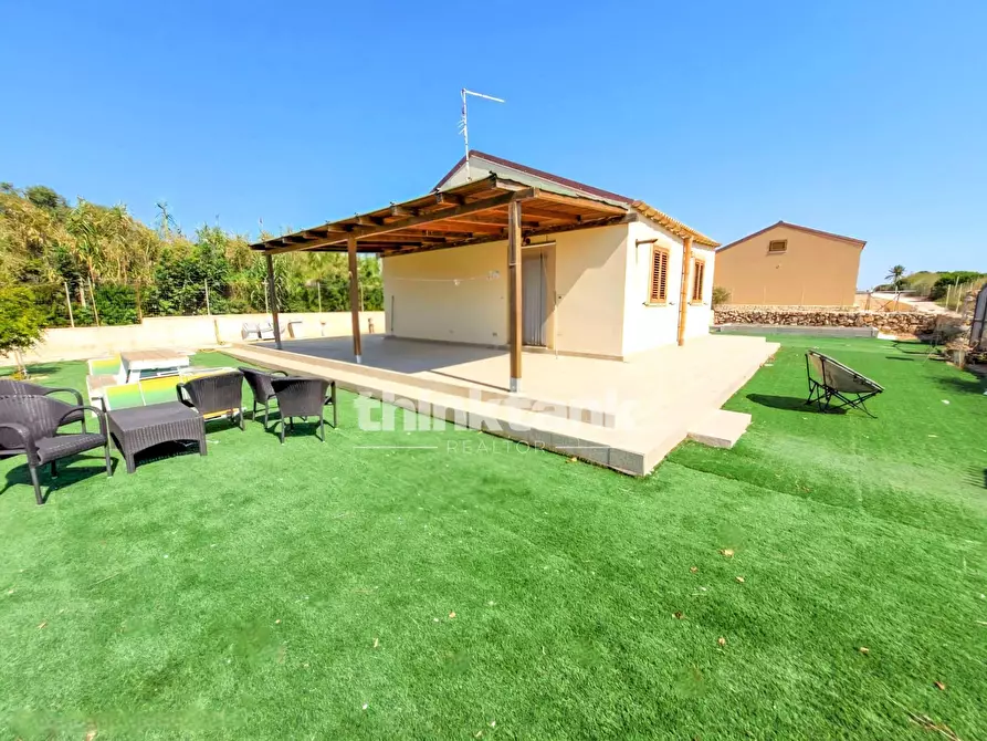 Immagine 3 di Locale commerciale in vendita  in Isola delle Correnti a Buccheri