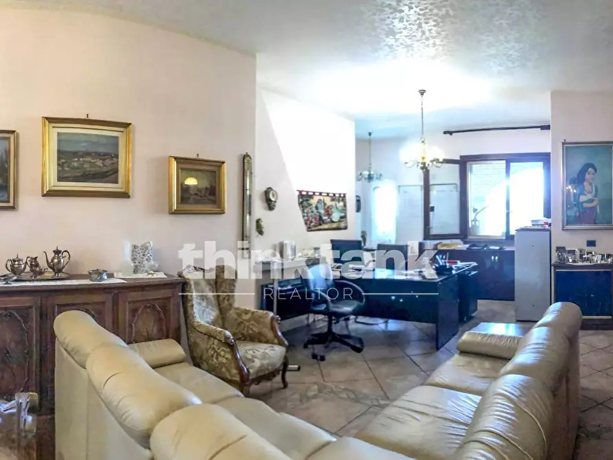 Immagine 15 di Villa in vendita  in Via Domenico Scarlatti a Camporotondo Etneo