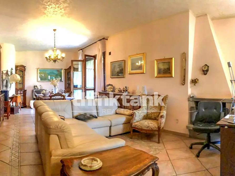 Immagine 13 di Villa in vendita  in Via Domenico Scarlatti a Camporotondo Etneo