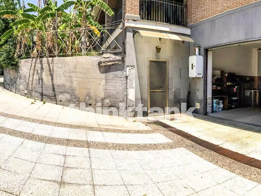 Immagine 26 di Villa in vendita  in Via Domenico Scarlatti a Camporotondo Etneo