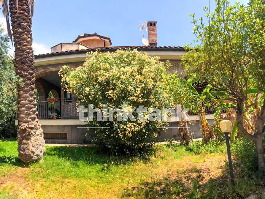 Immagine 8 di Villa in vendita  in Via Domenico Scarlatti a Camporotondo Etneo