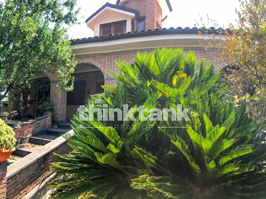 Immagine 4 di Villa in vendita  in Via Domenico Scarlatti a Camporotondo Etneo