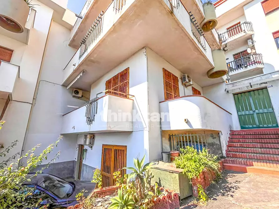 Immagine 3 di Appartamento in vendita  in Via Livorno a Aci Castello