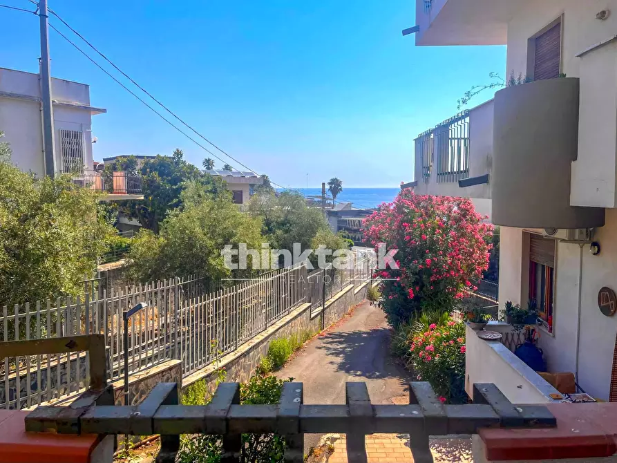 Immagine 20 di Appartamento in vendita  in Via Livorno a Aci Castello