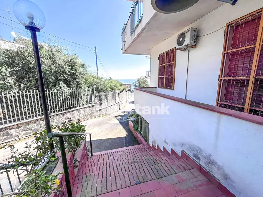 Immagine 23 di Appartamento in vendita  in Via Livorno a Aci Castello