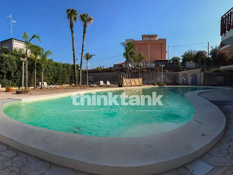 Immagine 1 di Appartamento in vendita  in Via Livorno a Aci Castello