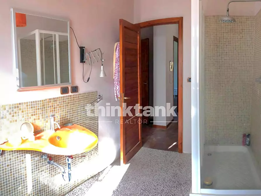 Immagine 11 di Appartamento in vendita  in Via Livorno a Aci Castello