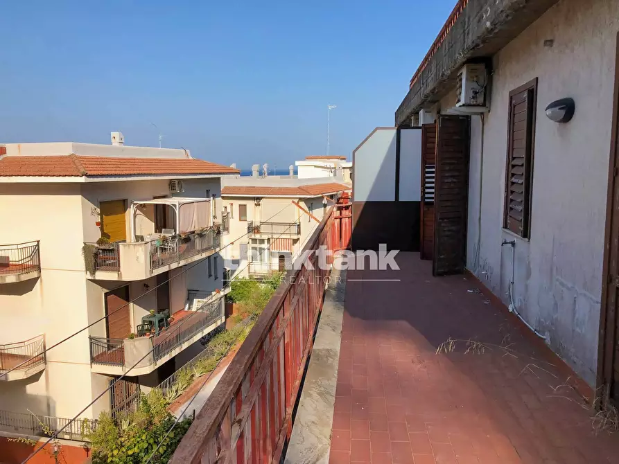 Immagine 18 di Appartamento in vendita  in Via Livorno a Aci Castello