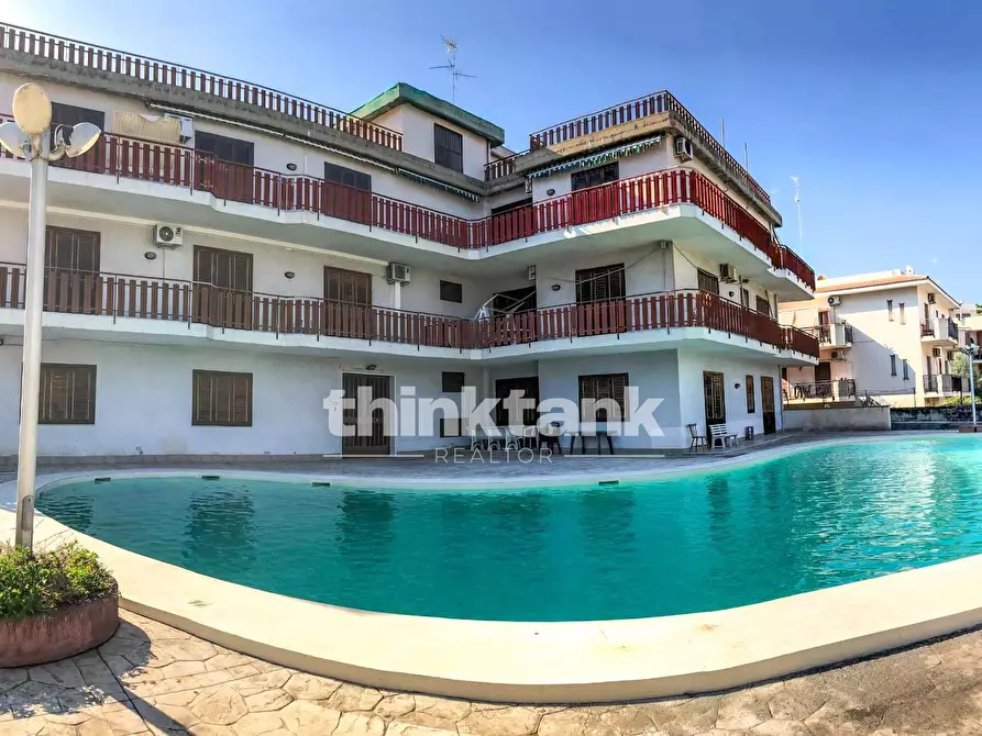 Immagine 4 di Appartamento in vendita  in Via Livorno a Aci Castello