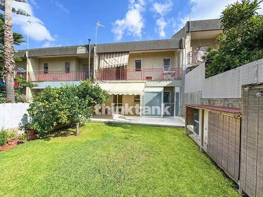 Immagine 3 di Villetta a schiera in vendita  in via Maria Montessori a Noto