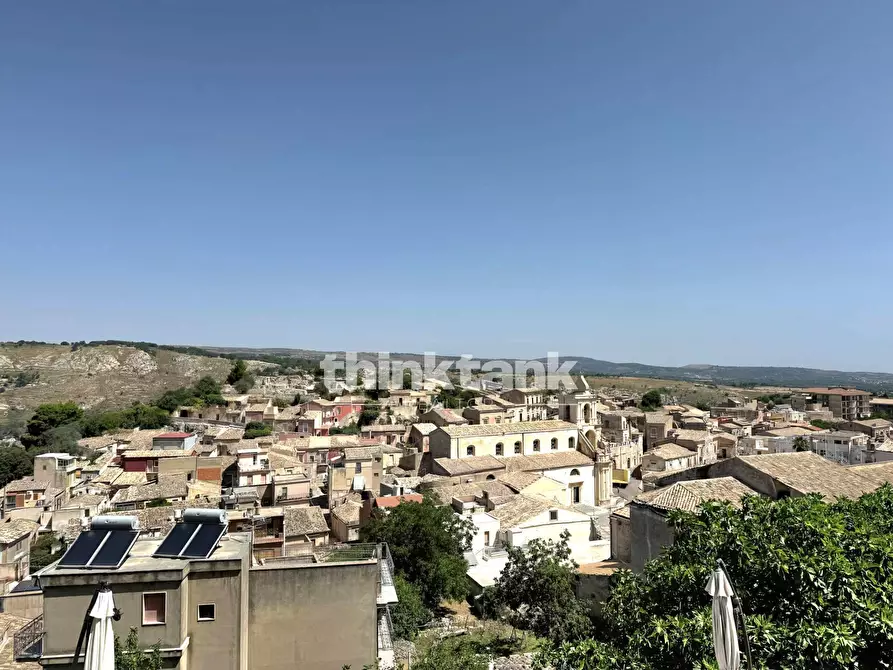 Immagine 2 di Casa indipendente in vendita  in Via Grotte a Buccheri