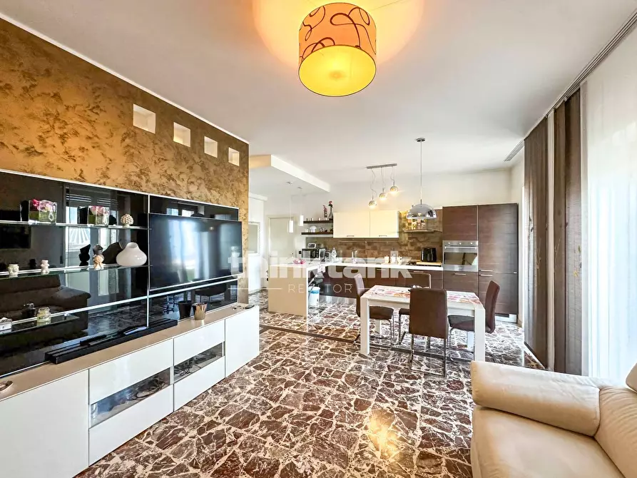 Immagine 6 di Appartamento in vendita  in viale teracati a Siracusa