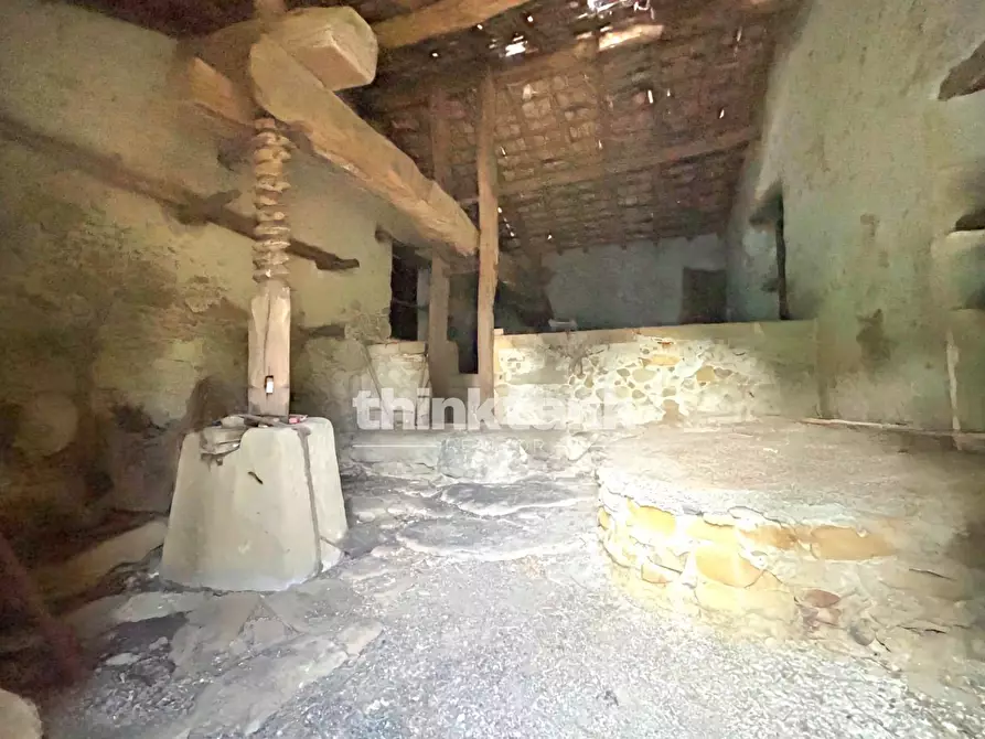 Immagine 4 di Rustico / casale in vendita  a Piedimonte Etneo