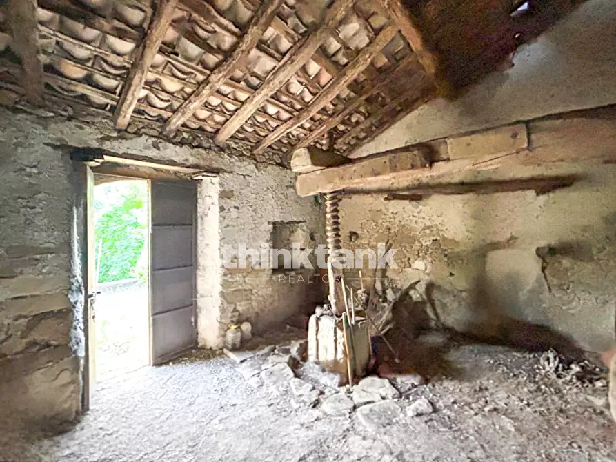 Immagine 5 di Rustico / casale in vendita  a Piedimonte Etneo