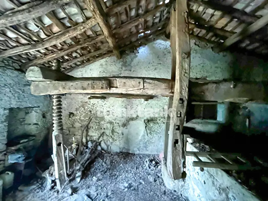 Immagine 6 di Rustico / casale in vendita  a Piedimonte Etneo