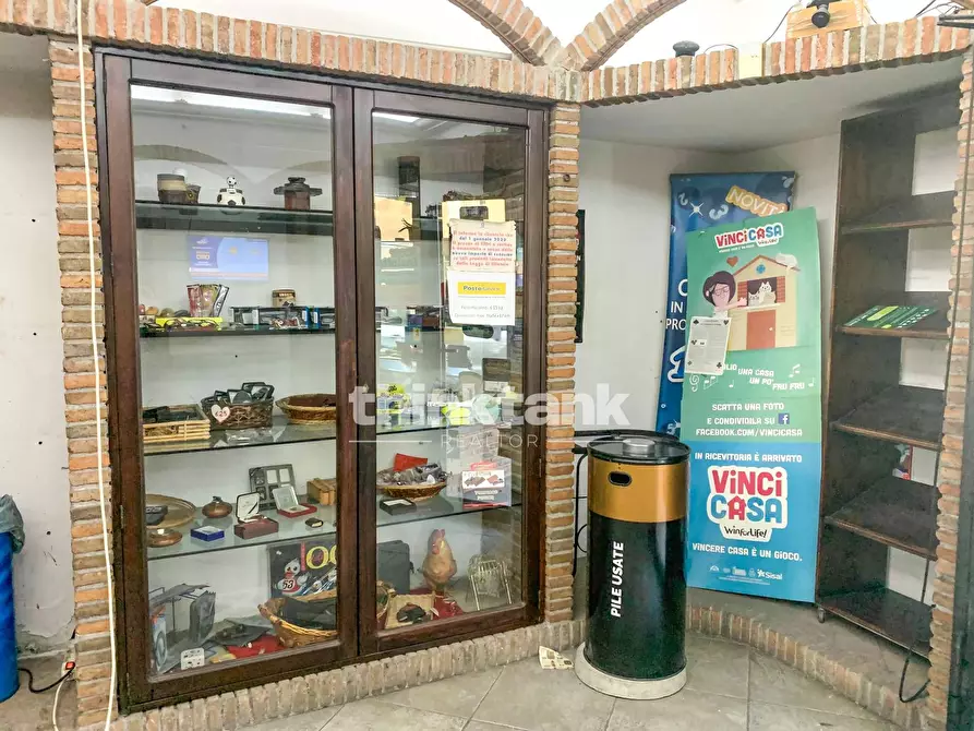 Immagine 3 di Attività commerciale in vendita  in Via Etnea a Gravina Di Catania