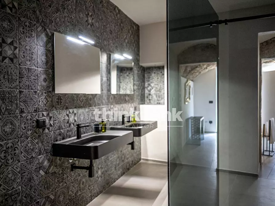 Immagine 35 di Appartamento in vendita  in Via Cavour a Noto