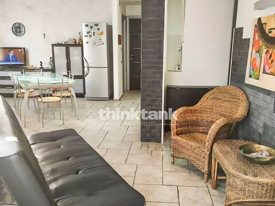 Immagine 4 di Appartamento in vendita  in Via Paladino a Giardini-Naxos